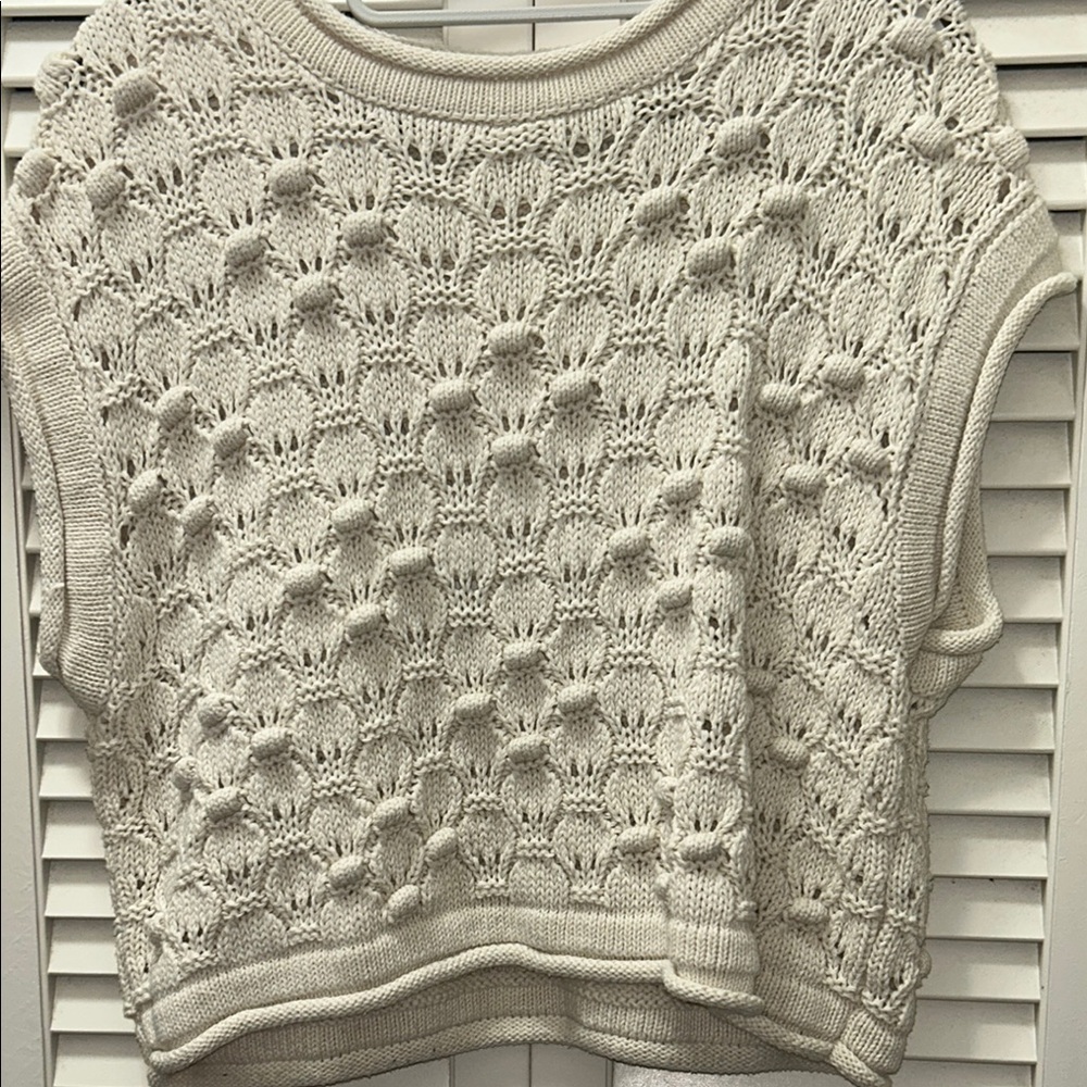Zara Cream Crew Neck Sleeveless Sweater